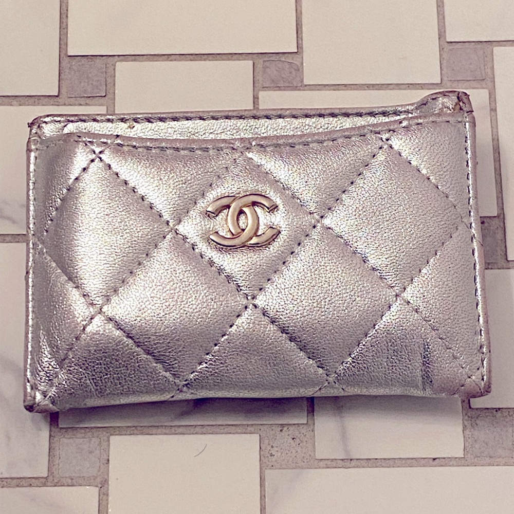 Chanel Silver Lambskin Quilted Women's Card Holder